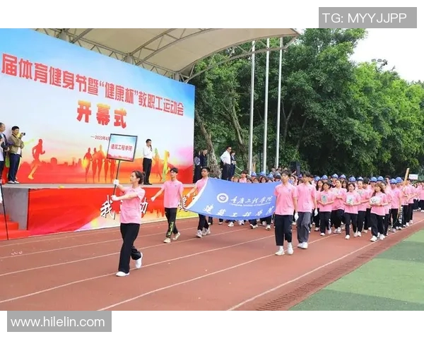 热血绿茵燃梦青春描绘足坛英雄炫彩漫画风华